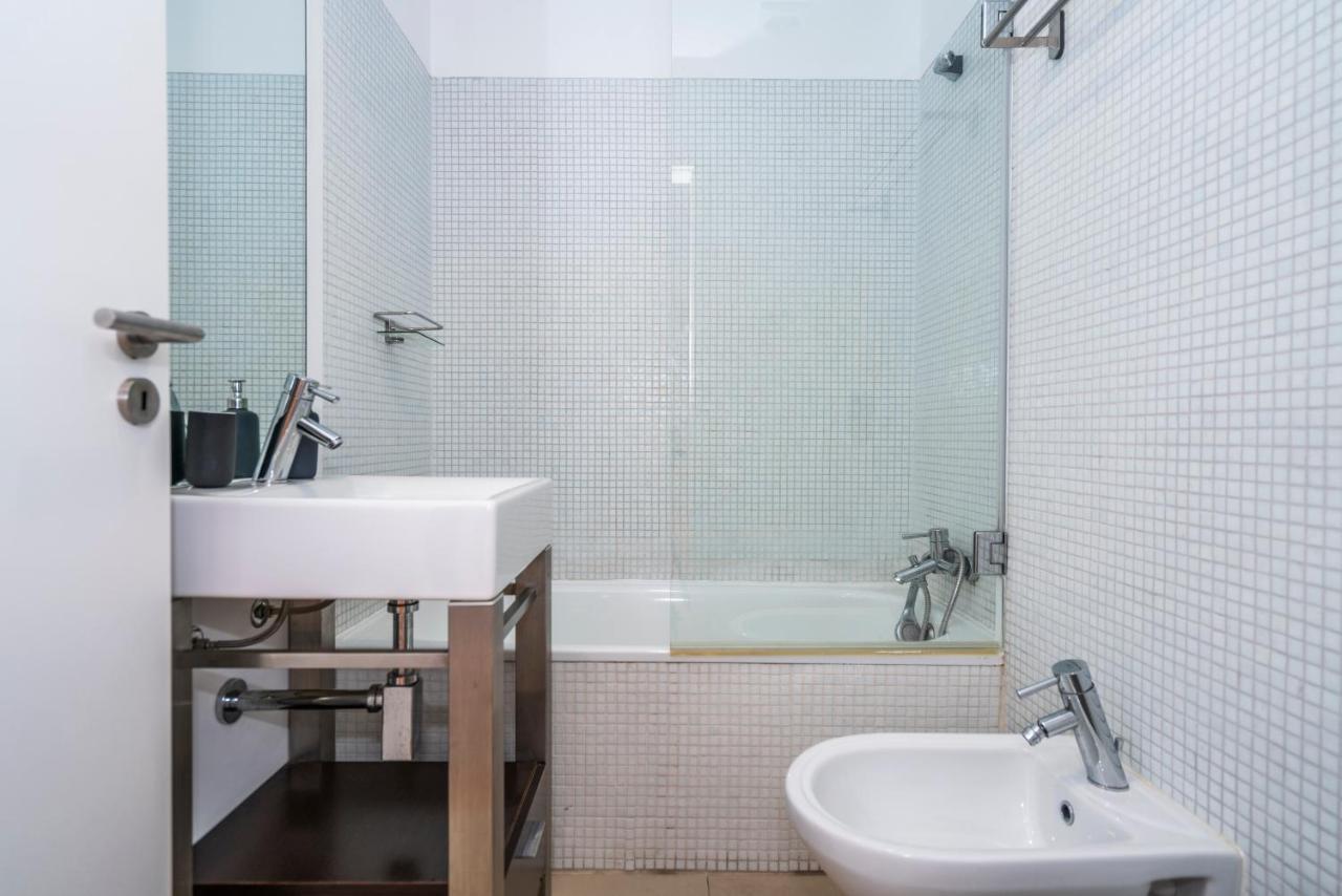 Bright & Spacious 2 Bed Flat 2 Bath W Garage In Lagos Marina Exterior photo