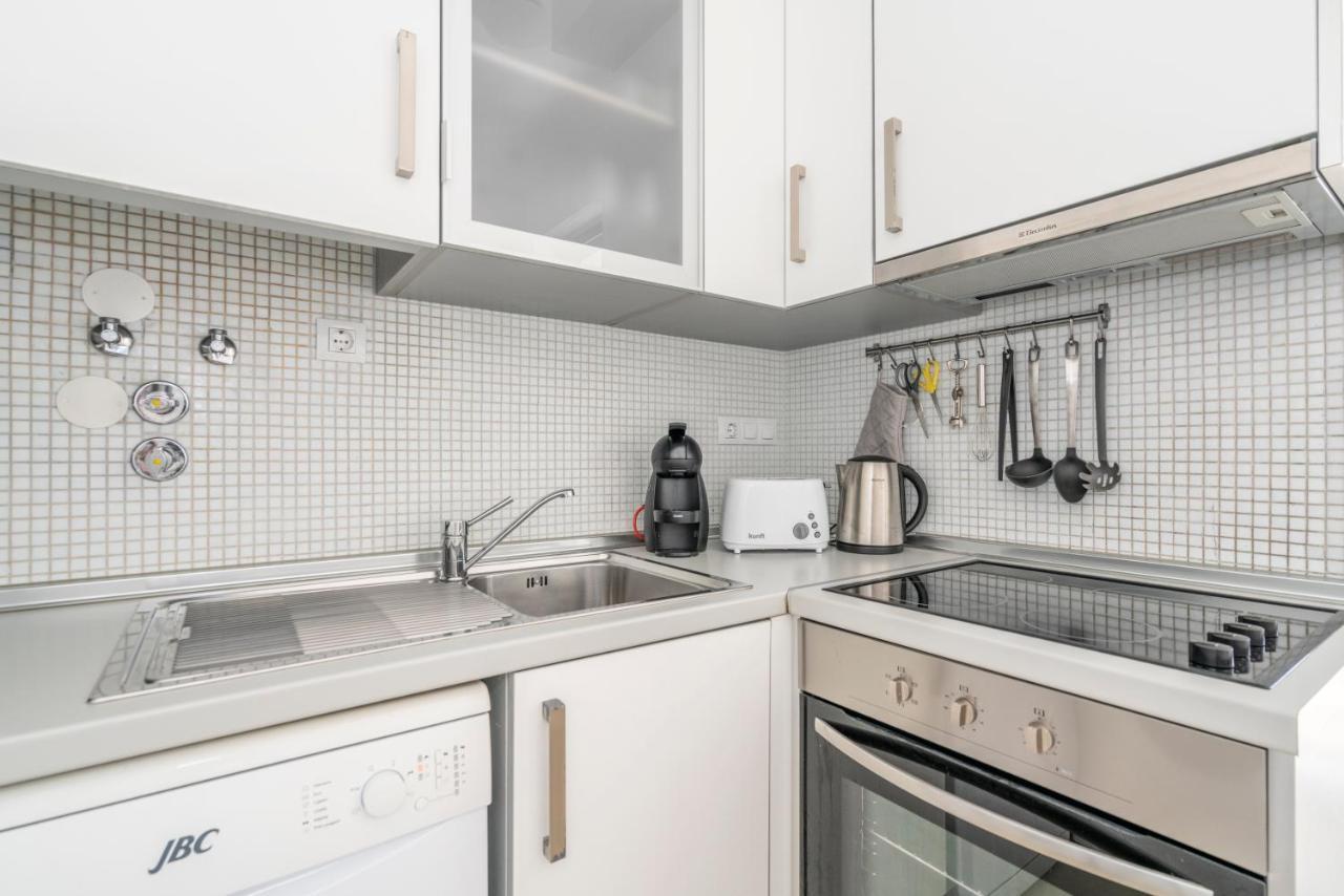 Bright & Spacious 2 Bed Flat 2 Bath W Garage In Lagos Marina Exterior photo